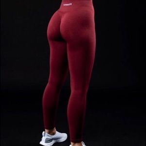 Alphalete Amplify Leggings in Bordeaux size L